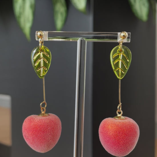 Dangle Peach with Leave earrings 